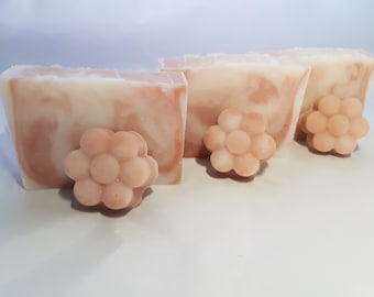 Small Decorative Daisy Soaps - Tea Tree & Geranium Scent - Cold Process Soap - Bar Soap - Coconut Oil Soap - Artisan Soap