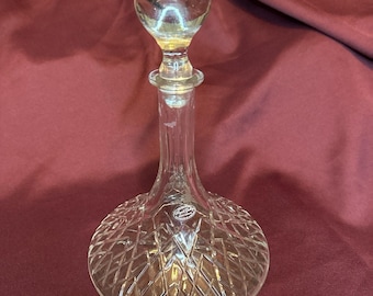 Decantador antiguo de cristal de plomo de la Royal Gallery.