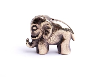 Éléphant trompe en l’air miniature décoration cadeau porte bonheur collection animaux  fait main 100% made in France.