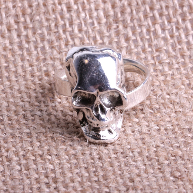 women men skull ring ring adjustable brass art jewelery handmade creation made in France. métal argenté