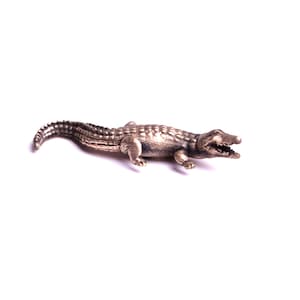 Figurine miniature crocodile object of decoration animal reproduction a homemade production in my workshop By Mode France.