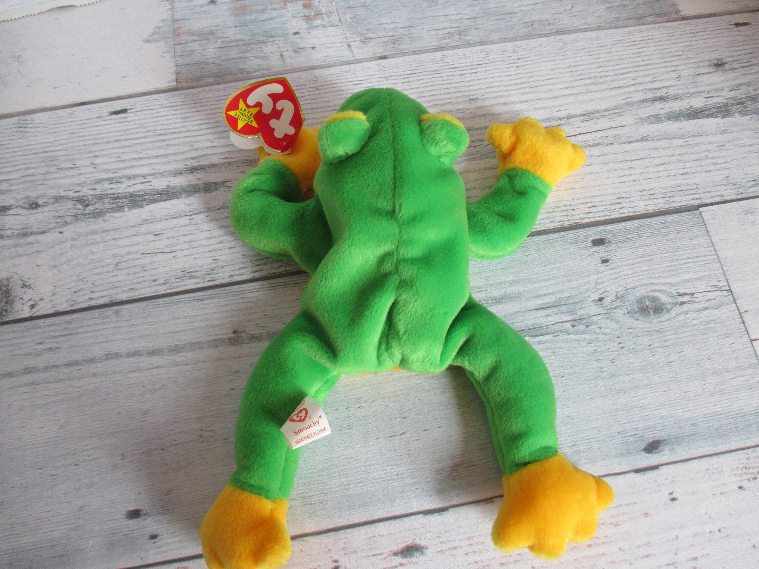 TY Beanie Baby 1997 Smoochy the Frog Retired Pristine Mint Condition