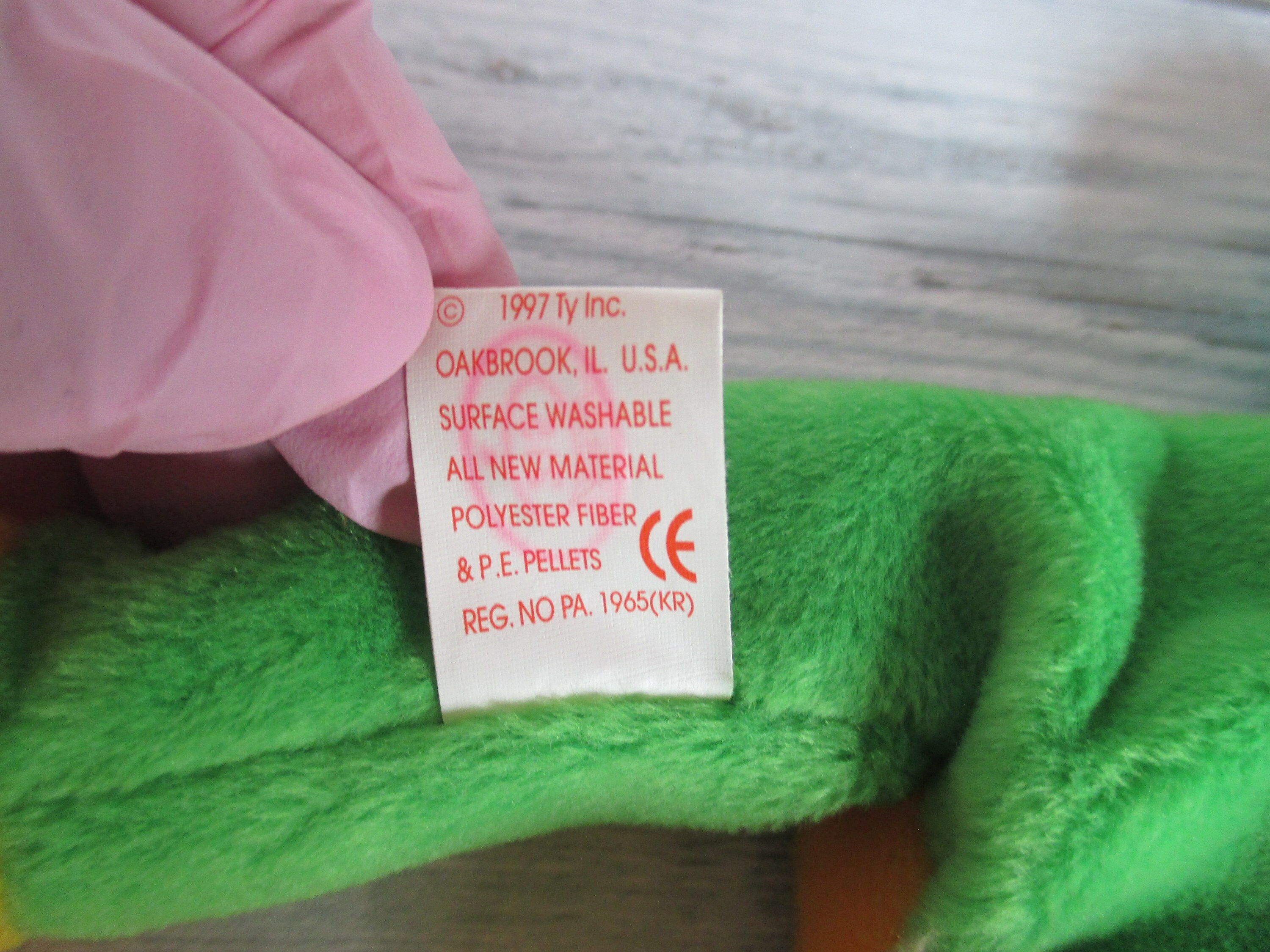 TY Beanie Baby 1997 Smoochy the Frog Retired Pristine Mint Condition