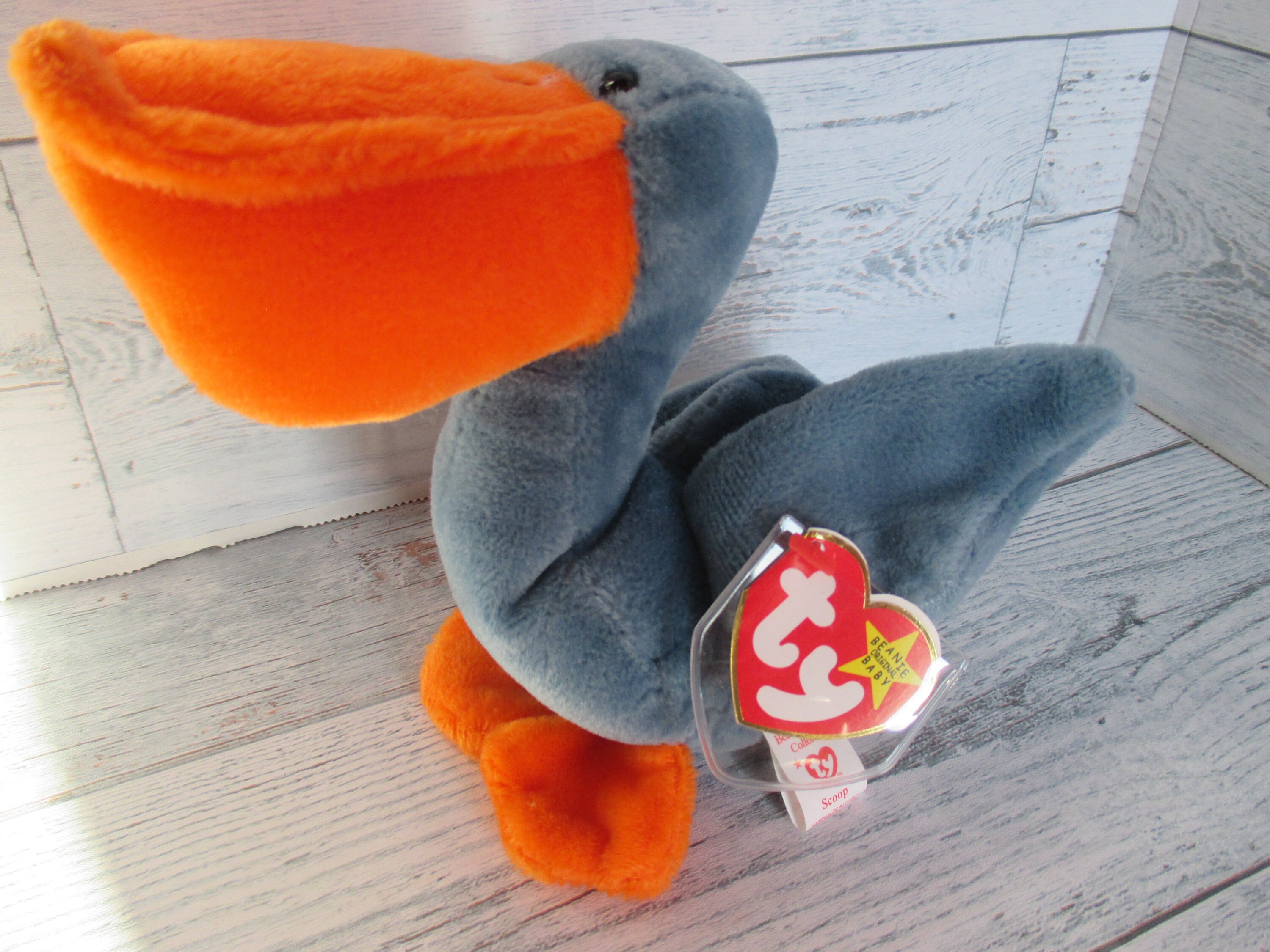 TY Beanie Baby 1996 scoop the Pelican Retired 1998 New/unused/stored/in