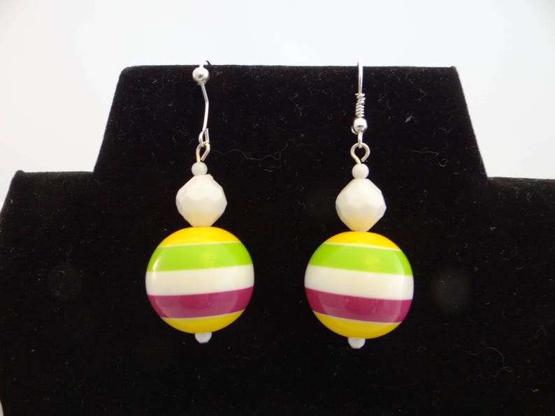 Retro white plastic up-cycled beaded necklace with chunky striped focal beads with matching earrings