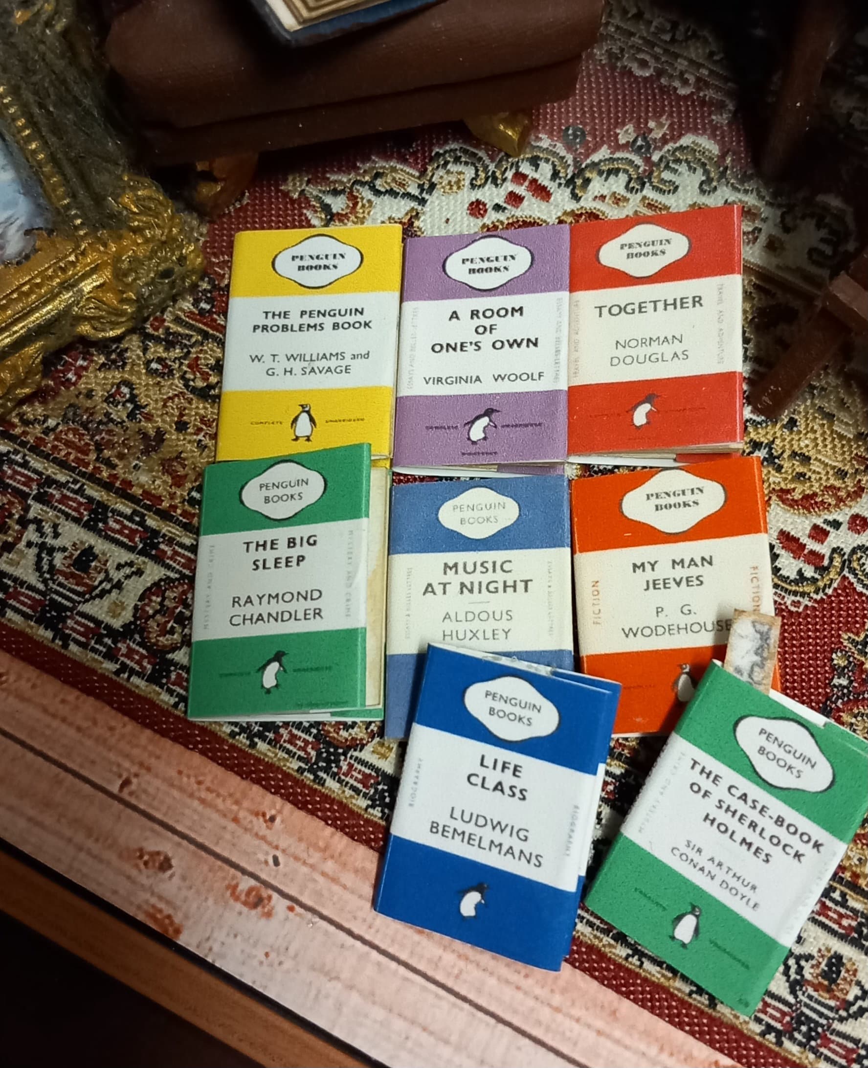 Mini Books: 15 Mini Novel Replica Collection of Colleen Hoover 