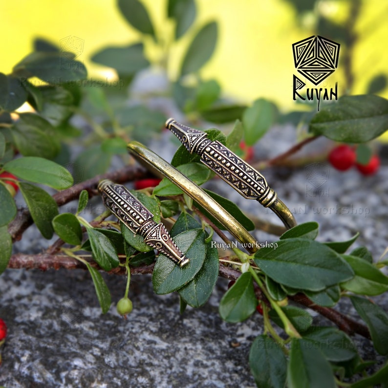 Dragon bracelet. Bracelet dragon heads. Viking bronze. Etsy