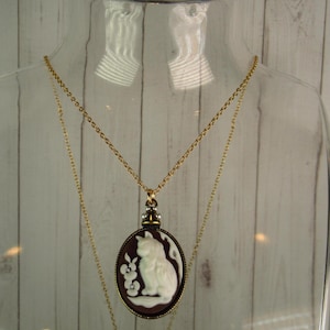 Vintage Style Kitty Cat Cameo Pendant on 22" Chain