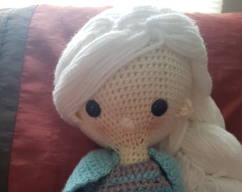 Amigurumi Elsa doll
