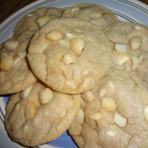 Chewy Homemade White Chocolate Macadamia Nut Cookies (30 Cookies)