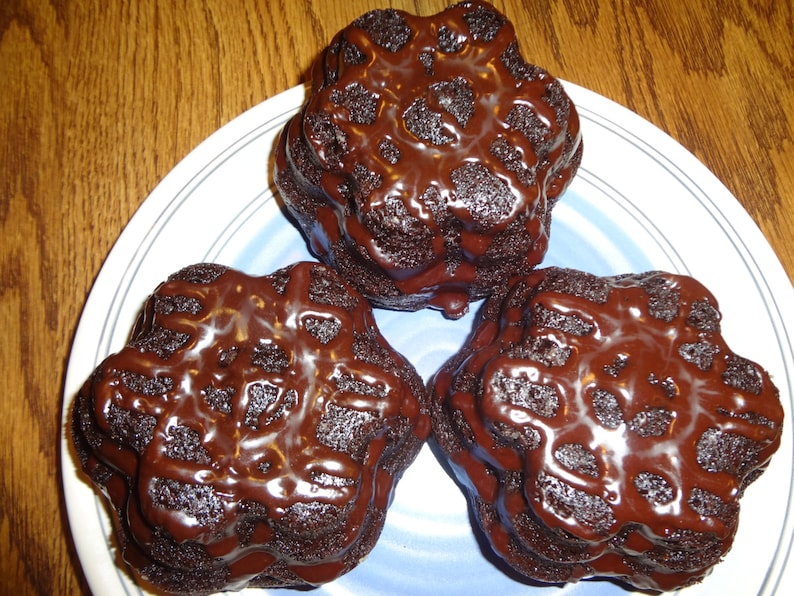 Moist, Chocolaty and Amazing Homemade Chocolate Cakelets (14 Cakelets) image 5