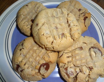 Soft Homemade Double Peanut Butter Chocolate Chip Cookies With Crunch (30 Cookies)