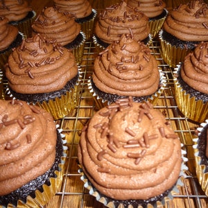 Ridiculously Moist Homemade Chocolate Cupcakes (18 Cupcakes)