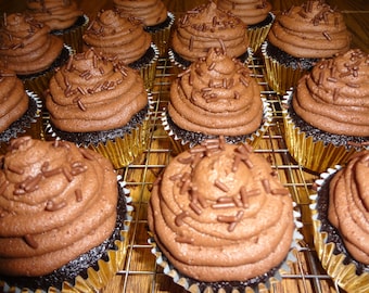 Ridiculously Moist Homemade Chocolate Cupcakes (18 Cupcakes)