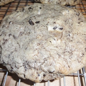 Soft, Chewy and Huge Homemade Cookies and Cream Cookies (6 Large Cookies)