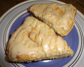 Light & Fluffy Homemade Peach Pie Scones With a Vanilla Glaze "American" Style (8 Scones)