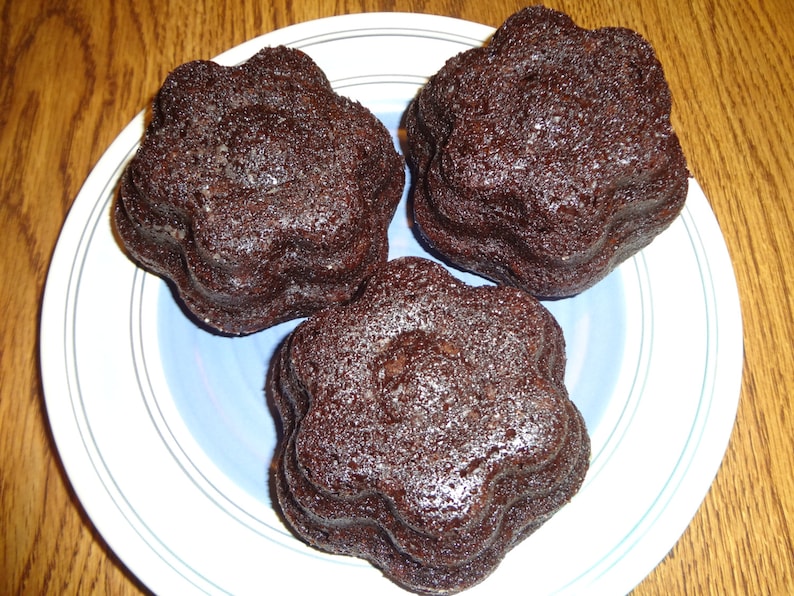 Moist, Chocolaty and Amazing Homemade Chocolate Cakelets (14 Cakelets) image 3
