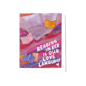 Ler na cama é a nossa linguagem de amor - amantes de livros, leitor ávido, cartão de amor, cartão reciclado