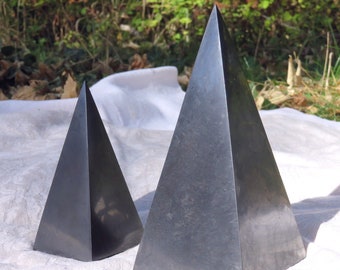 REAL SHUNGITE Pyramids + Cubes for EMF-Protection