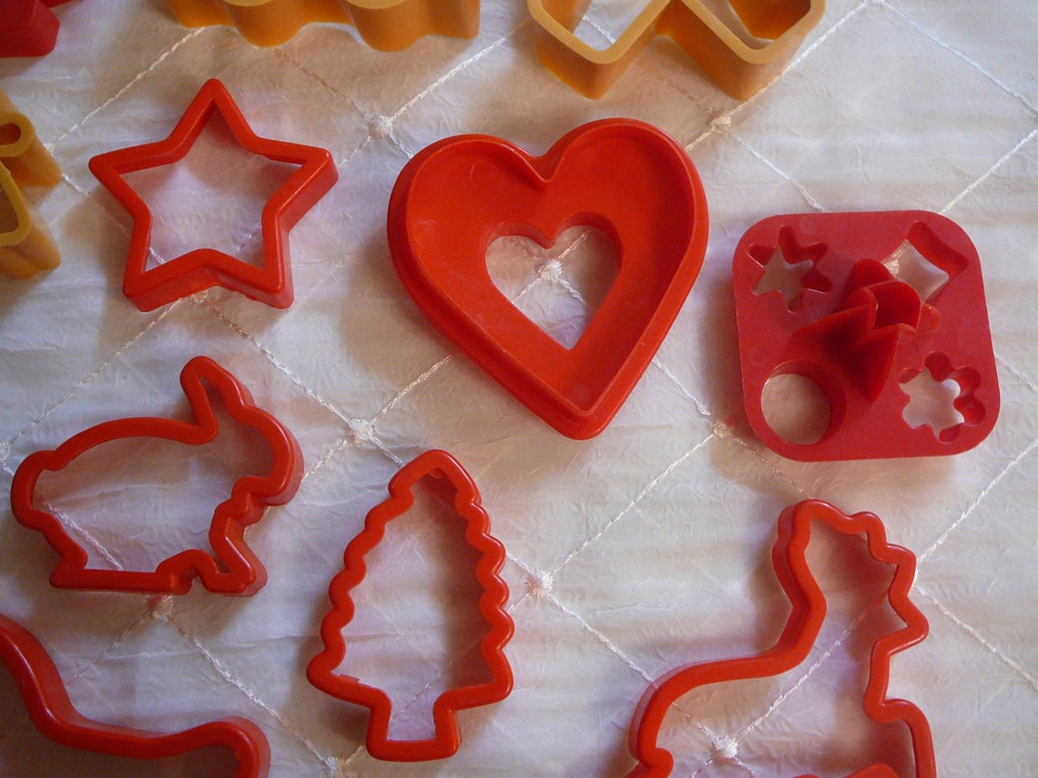 Plastic Cookie Cutters Lot of 13 Various Themes and Sizes Etsy