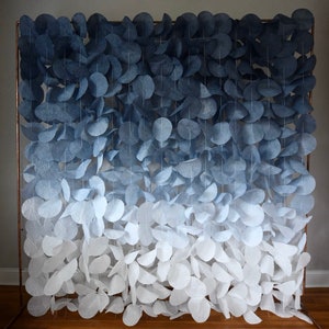 Sfondo con ghirlanda di carta con effetto sfumato grigio-blu, decorazioni personalizzate per eventi, baby shower, addio al nubilato, photo booth, decorazioni per matrimoni, feste uniche