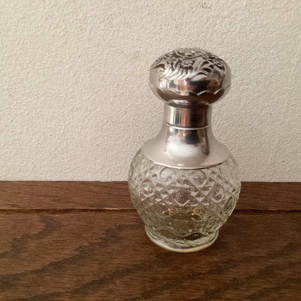 Sale***Vintage AVON PERFUME BOTTLE  Spray Bottle With Silver Patterned Lid