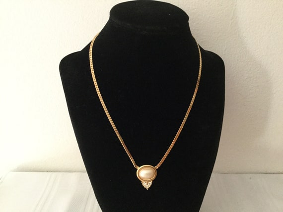 SALE ***Vintage TRIFARI Goldtone Necklace   Oval … - image 5