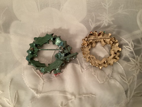 2 Vintage CHRISTMAS WREATH BROOCHES  Ready to Wear - image 2