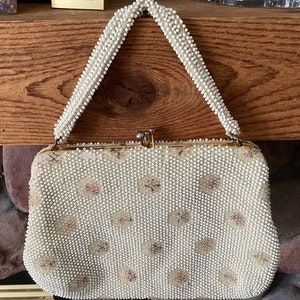 Sale***Vintage BEADED PURSE     Very Vintage Kiss Clasp with Two Inside Compartments