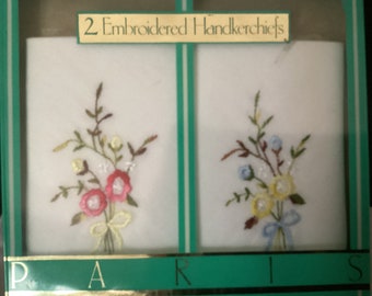 Vintage Pair of EMBROIDERED HANDKERCHIEFS in Original Box   Paris Original Box