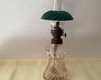 Small Antique Oil Lamp   Victorian Lamp  Finger Lamp