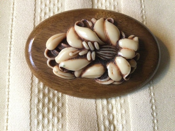 Sale****Vintage Oval WOOD With CARVED CELLULOID F… - image 1