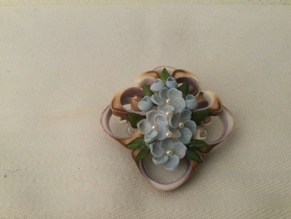 Sale***Vintage Handmade SHELL FLOWER BROOCH  Slic… - image 4