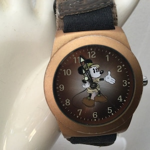 Sale***Vintage RUNNING MICKEY MOUSE Watch Authentic Disney Parks Watch  Japan Movement
