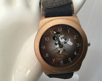 Sale***Vintage RUNNING MICKEY MOUSE Watch Authentic Disney Parks Watch  Japan Movement