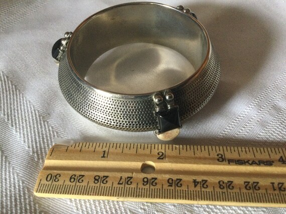 Sale***Vintage SLIP ON Silvertone And STONE Brace… - image 3