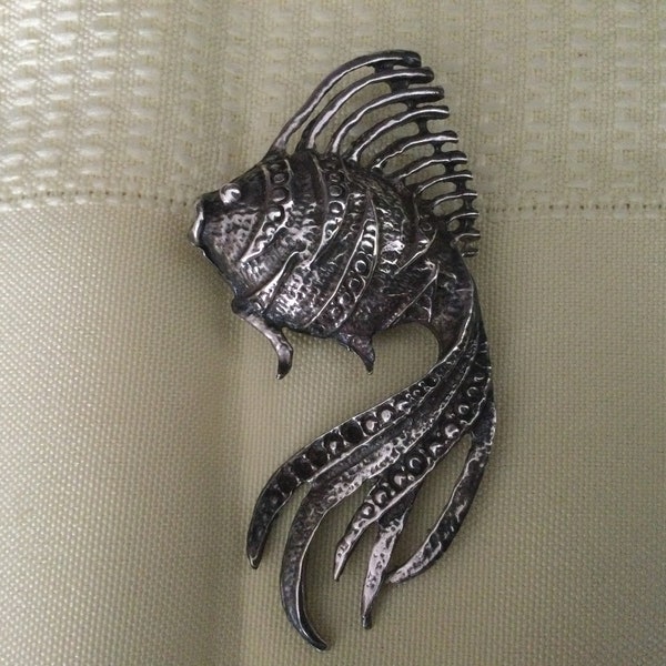 Sale***Vintage Silvertone Fish Brooch/Pin  Raised Detail Fancy Fish Pin