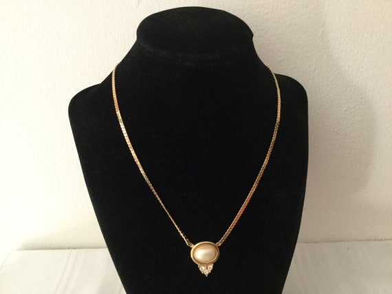 SALE ***Vintage TRIFARI Goldtone Necklace   Oval … - image 1