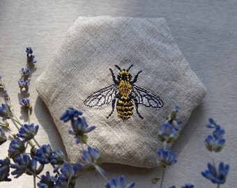 Honey bee, Lavender sachet, aromatic pillow, bee embroidery on natural linen, aromatherapy, Mother's Day gift