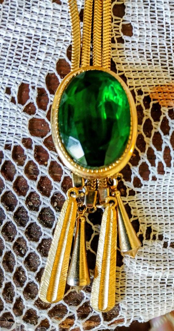 Vintage necklace with green stone