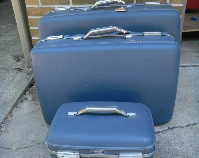 American Tourister Vintage Luggage Set, Woman's Vintage Luggage, Train
