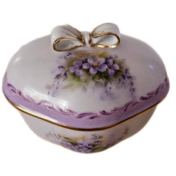 Vtg Oval white and purple trinket box - image 2