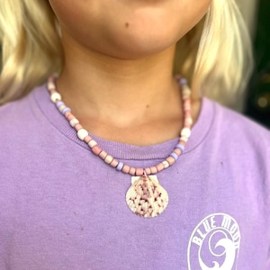 Seashell scallop bead necklace