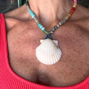 Seashell scallop bead necklace
