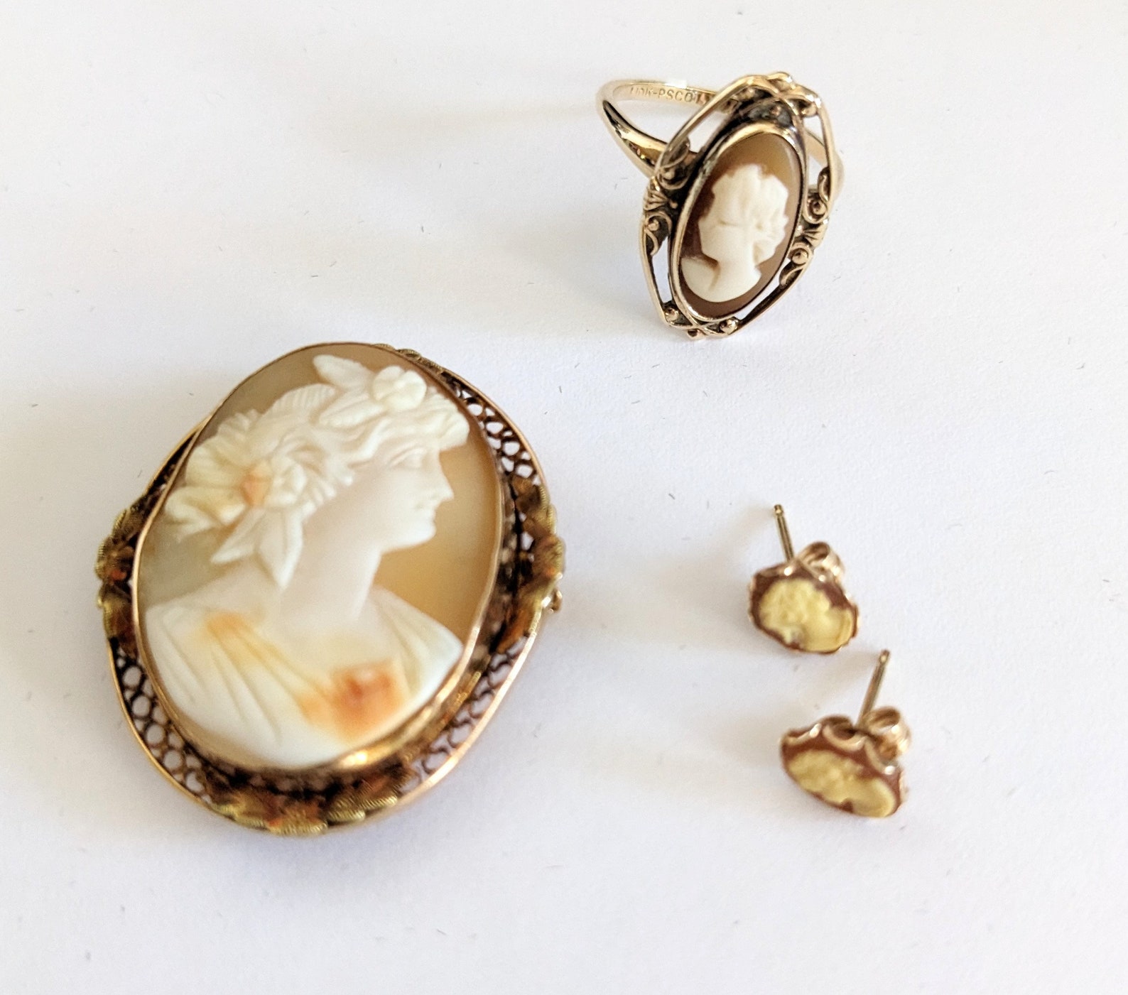 Photo inspiration: Fresh Look at Vintage And Antique 14K And 10K Solid Yellow Gold Cameo