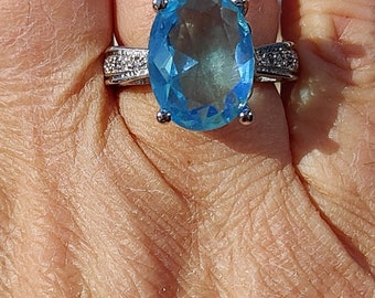 10 ct Ocean Blue & White Topaz Ring Size 8