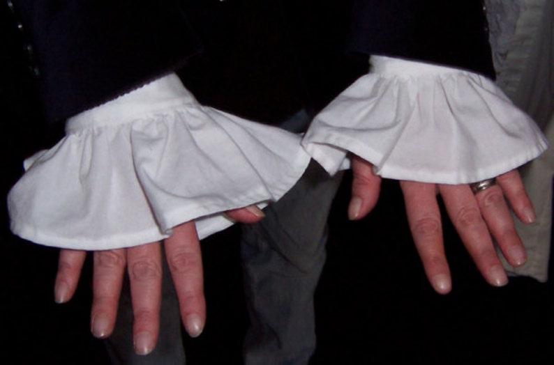 what color shirt and tie with tan suit