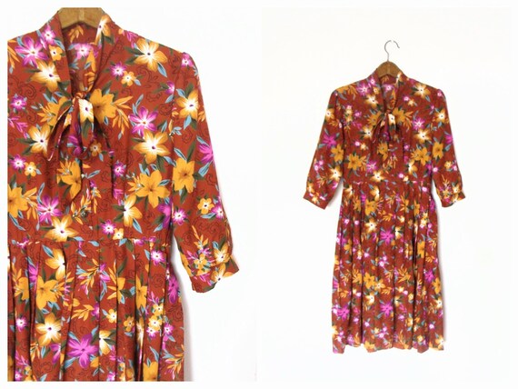 Vintage Rust Coloured Floral Print Pleated Dress /