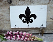 Key wall holder - key hanger - wood key ring holder - key support - key storage - french country chic