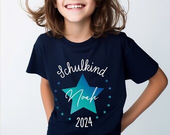 Schulkind 2024, personalisiertes T-Shirt mit Namen, Stern, zur Einschulung 2024, Geschenk für Erstklässler, für die Schultüte, Zuckertüte